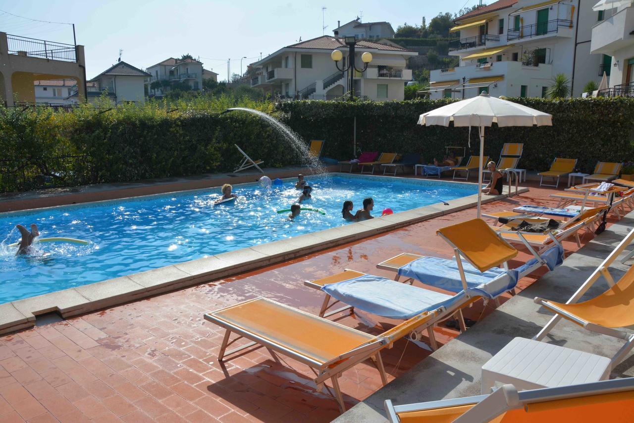 Residence Mare Verde Pietra Ligure Εξωτερικό φωτογραφία
