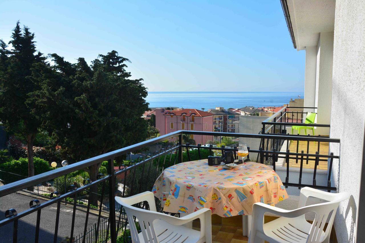 Residence Mare Verde Pietra Ligure Εξωτερικό φωτογραφία