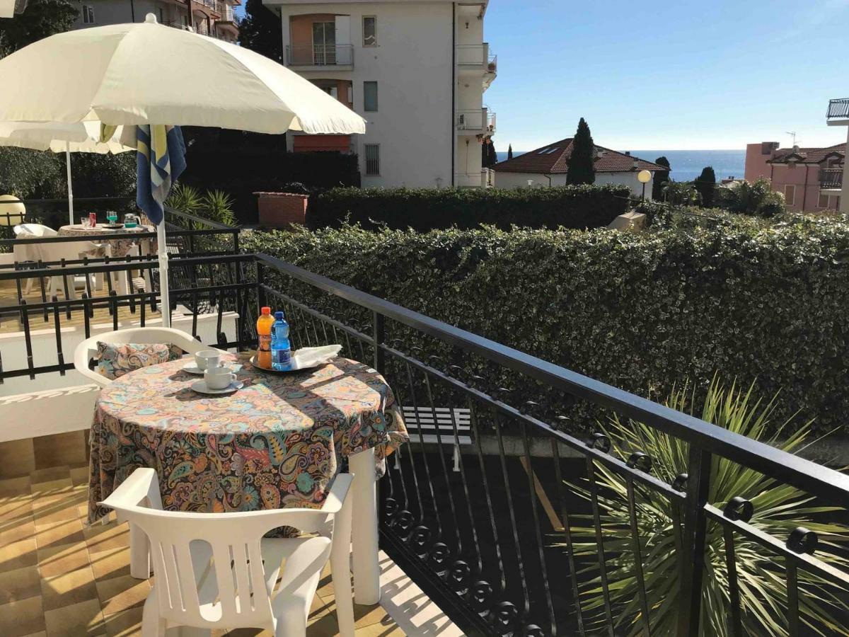 Residence Mare Verde Pietra Ligure Εξωτερικό φωτογραφία